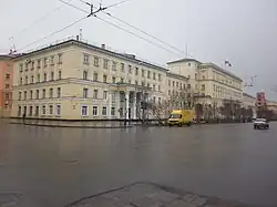 Здание городской и областной администрации