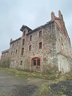 Здание молочного завода 19 века в пос.Красный Яр(Парненен). 2024 год