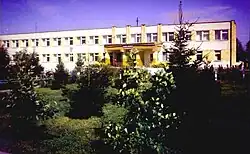 Здание новой школы в Оздамичах