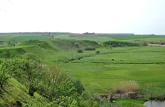 Зимновское городище, вид со стороны Свято-Успенского монастыря