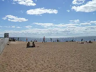 Золотой пляж