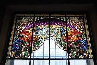 Витраж с павлинами