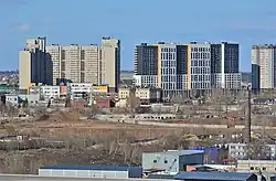 Высотные дома жилого комплекса «Казань XXI век» в микрорайоне 6Б: вид с юго-запада (июль 2021)