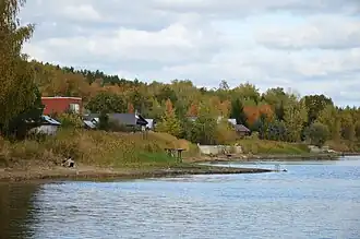 Дачная застройка вдоль береговой линии озера Шанхай