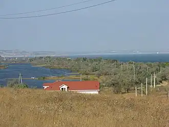 Камыш-Бурунская коса, вид с юга