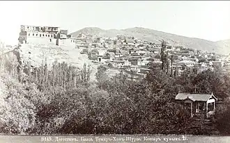 Дворец шамхалов Тарковских на склоне горы