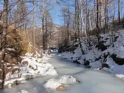 Приустьевая часть Берёзового ключа зимой. Микрорайон 10-й км, Дальнегорск.