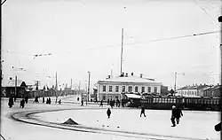 Конечная станция трамвая «ВИЗ» на площади (1935)