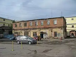 Конюшни с современной надстройкой.