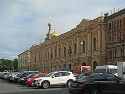 Конюшенный музей и мастеровой двор.