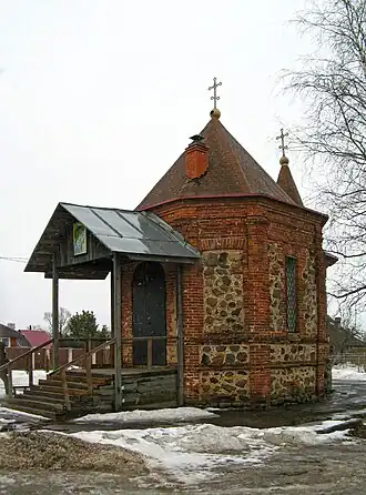 Вид со стороны крыльца (2021)