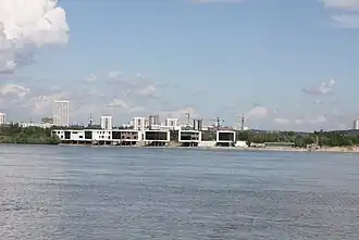 Вид на северную часть острова с пляжа «Бугринская роща».