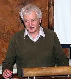 Лев Оскарович за трибуной