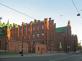 здание института на Лиговском проспекте