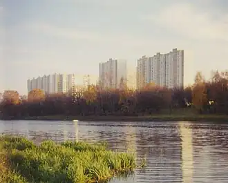 Люблинский пруд со стороны станции метро Волжская