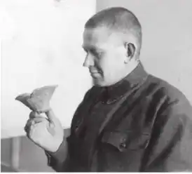 Алексей Мачинский с чашей мохэ. Село Черемхово. Амурская область. 1940 год