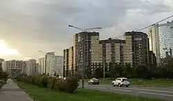 Вид от Яхтенной улицы на запад