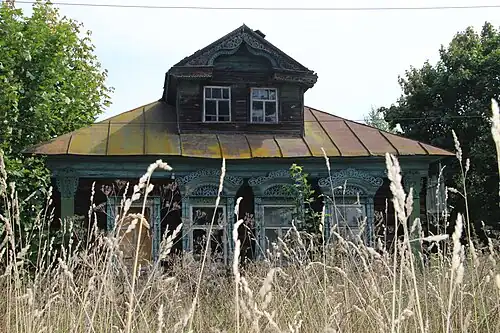 Четырёхскатная крыша с мезонином