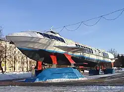 Списанное судно «Метеор-001» (ранее «Метеор-8»), ставшее памятником в Нижнем Новгороде, 2016 год.