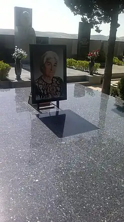 Могила Аделаиды Мамедовой на II Аллее почётного захоронения в Баку