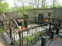 Могила Ирины и Анатолия Дорофеевых. Москва, Бабушкинское кладбище, 25-й участок. 2013.