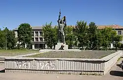 Памятник Воинам-освободителям на площади Красной Армии