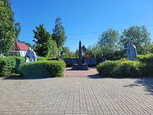 Монумент советским воинам