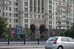 Корпус Жилого дома на Котельнической набережной, выходящий на Подгорскую, 2016 год