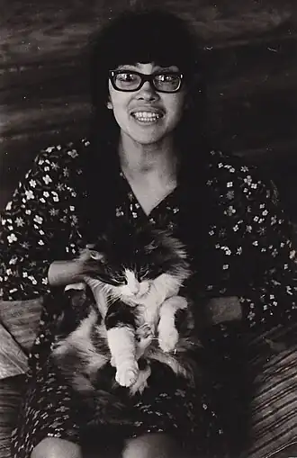 «Наташа с котом Мосей на даче в Правде». Фото Ю.Рыбчинского 1970 г.