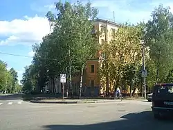 На перекрёстке улиц Калинина и Октябрьской