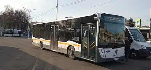 Пригородный автобус НефАЗ-5299-31-52  на стоянке рядом с  Подольск, апрель 2023 года