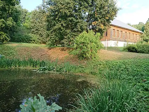 Нижний пруд