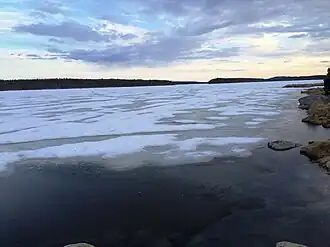 Озеро у трассы 86К-389.