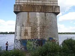 Опора Рыбальского железнодорожного моста, отметка максимума уровня воды 1970 года