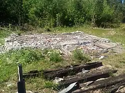 Развалины пассажирского здания.