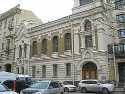 Дом 9 — бывшее Подворье Воронцовского Благовещенского женского монастыря с церковью Божией Матери Тихвинской