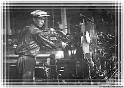 Павел Хрусталёв на фабрике