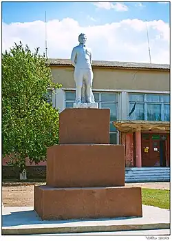 Памятник С. М. Кирову в Заводовке