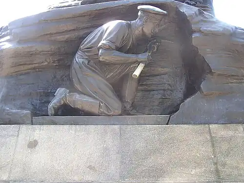 Сапёр, сооружающий подземную контрминную галерею