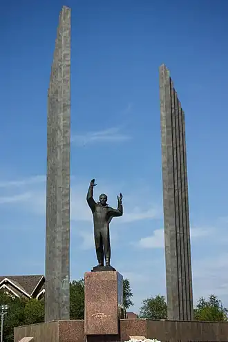 Памятник первому космонавту мира Юрию Гагарину