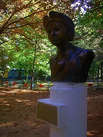 Памятник на Аллее пионеров-героев в Симферополе