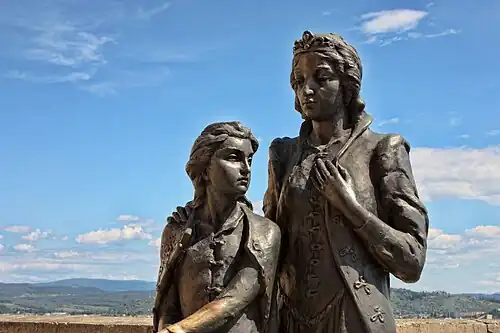 Памятник И. Зриньи с сыном Ф. Ракоци в Мукачевском замке