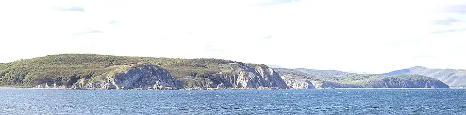 вид на полуостров Рудановского со стороны залива Владимира