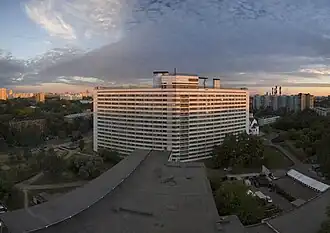 Вид на 1-й корпус здания на рассвете, 2007 год