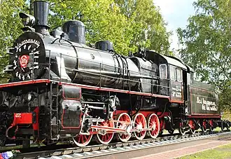 Эш4375 «Комсомолец» на станции Ладожское Озеро.
Паровоз работал на Ириновской железнодорожной ветке — участке ленинградской Дороги жизни.