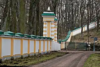 Участок ограды у Никольских ворот