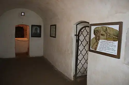 Вход в костницу