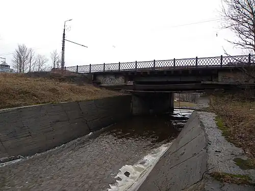 Вид со стороны озера