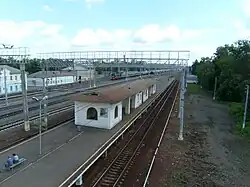 Старая пассажирская платформа и пути в сторону от Москвы, 2009 г.