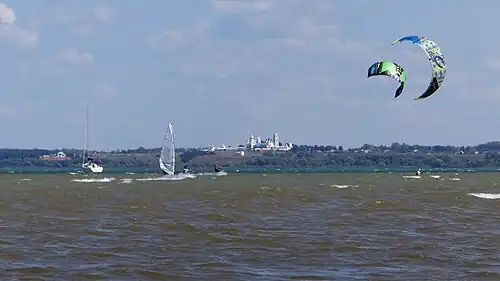 Плещеево озеро и Никитский монастырь, вид с Ботика